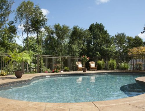 The Differences Between Chlorine and Salt Water Pools